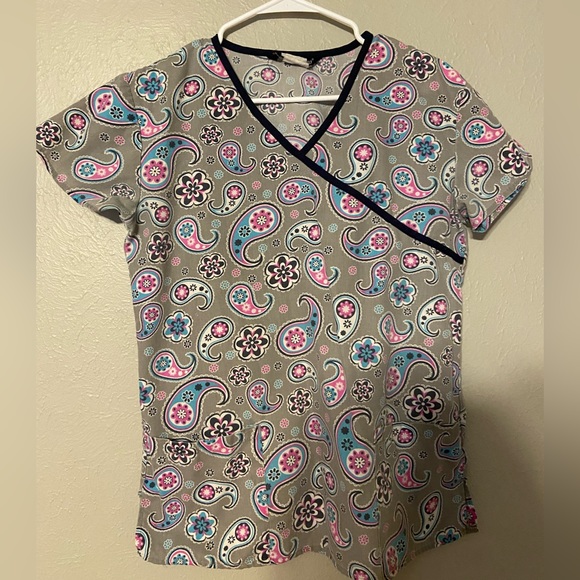 Paisley scrub top - Picture 1 of 2
